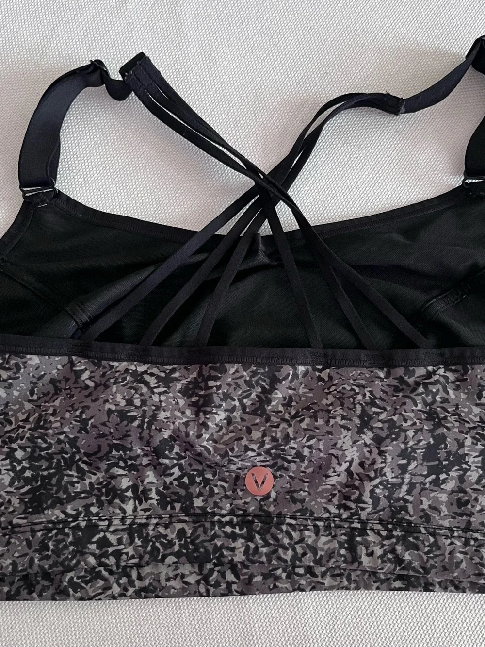Livi Strappy Black Gray Patterned Women's Sports Bra Size 22/24 - Picture 2 of 4